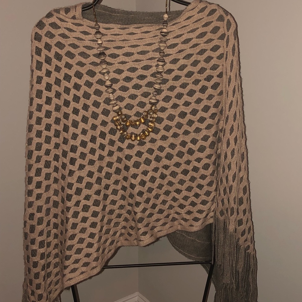 Final Price Drop ✅ 2 Chic 2 Tone Poncho